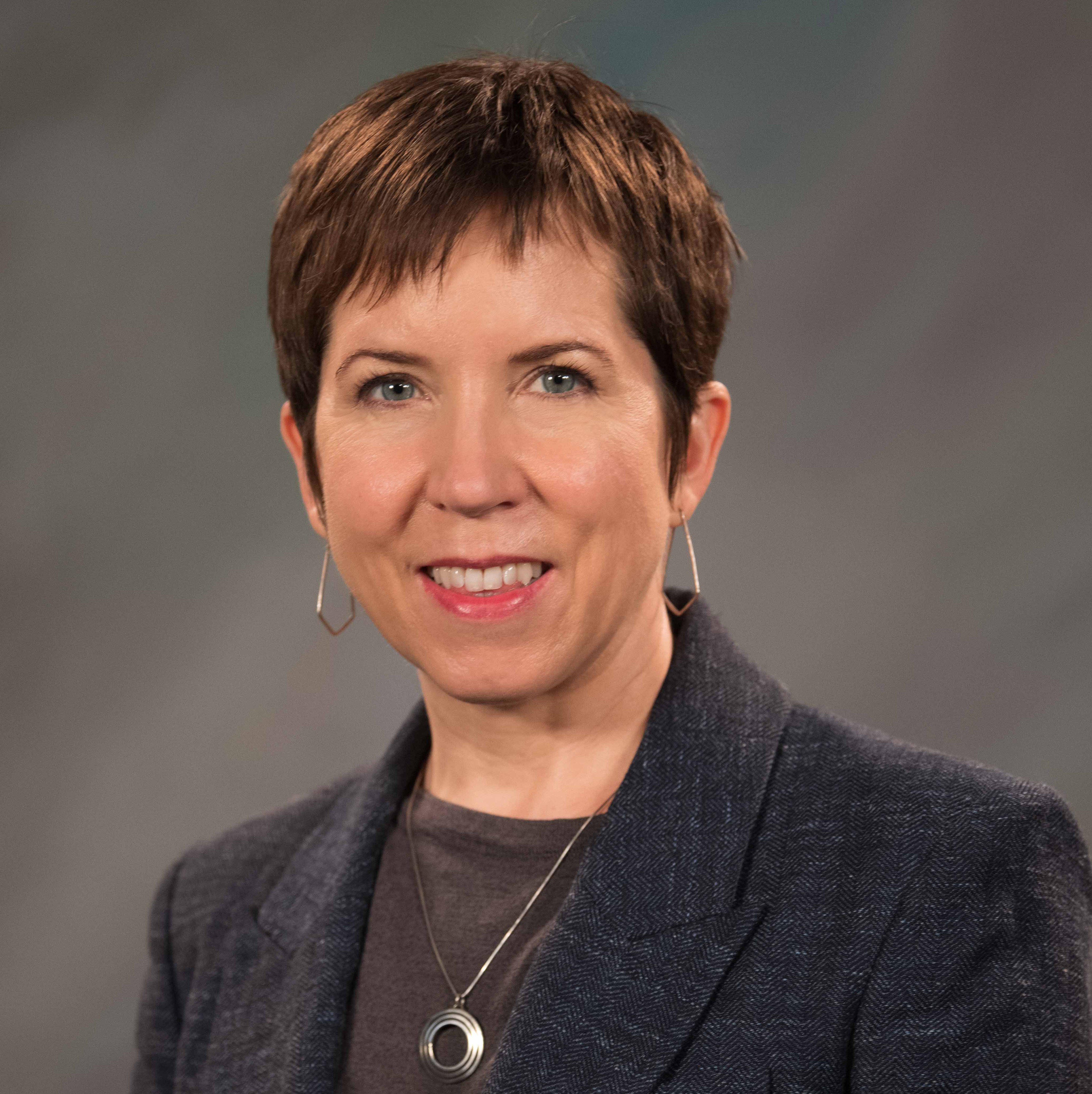 Kristi Henzel headshot